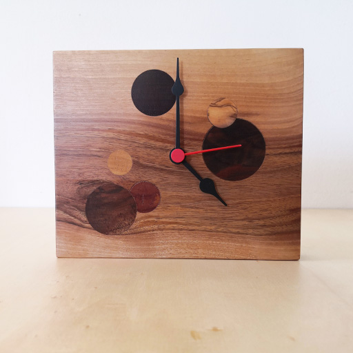 "orologio da tavolo in legno"