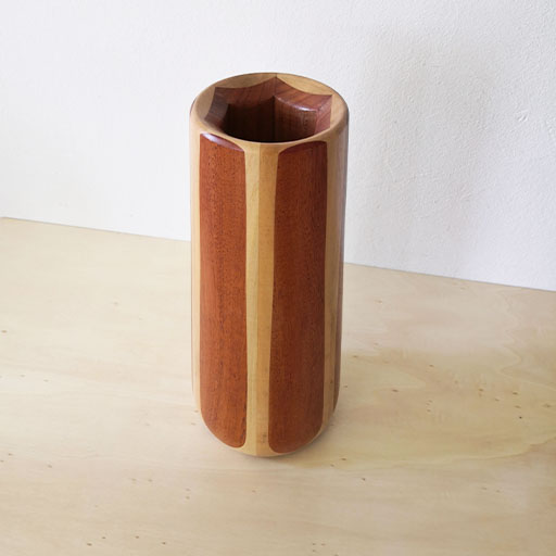 "vasi in legno fatti a mano"
